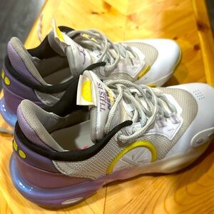 All city 12s way of wade size 10